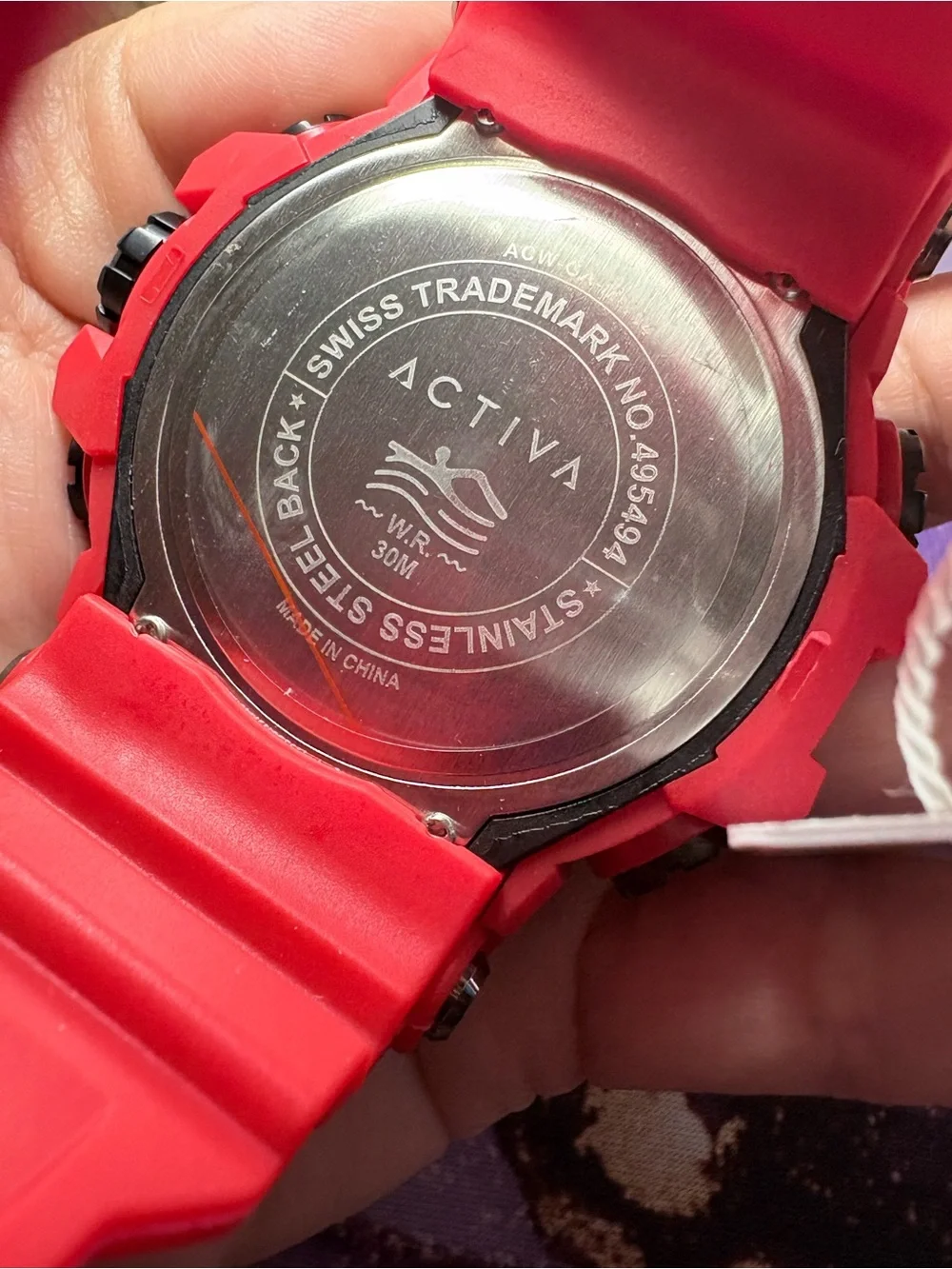 Invicta bold red